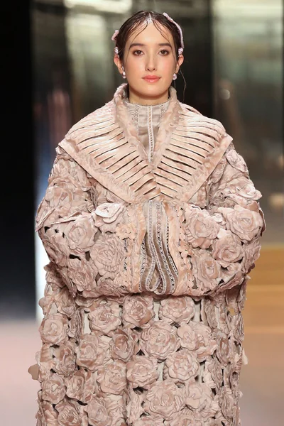 Look 28